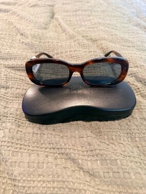 Ray-Ban Tortoiseshell Oval Sunglasses - Tortoise Frame, Dark Gray Lenses
